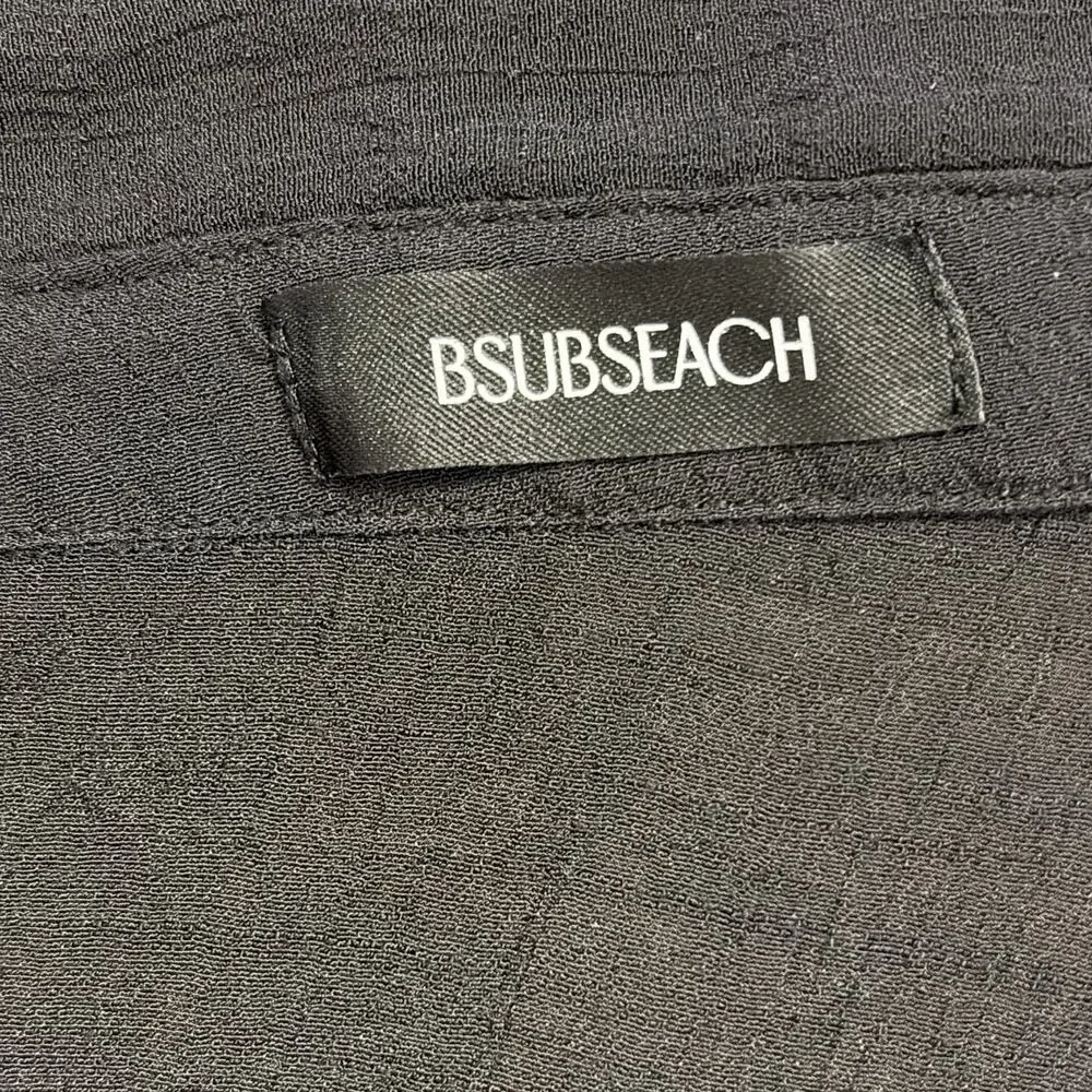 BSUBSEACH Black Solid Woven Collared Button-Up Long Sleeve Rayon Blouse One Size